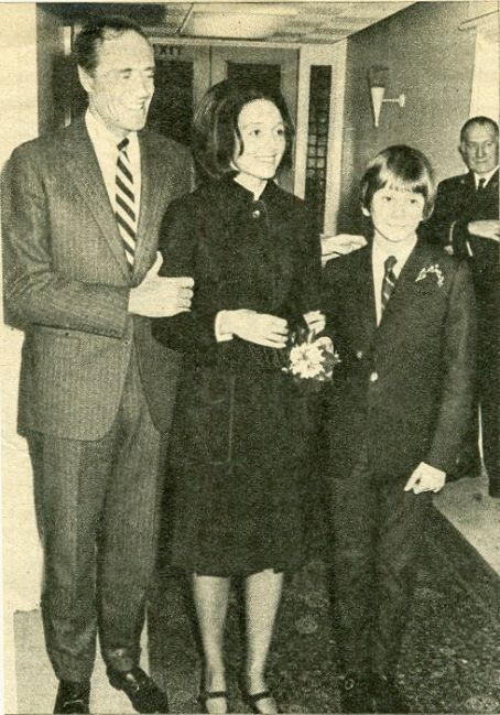 Photographer unknown.